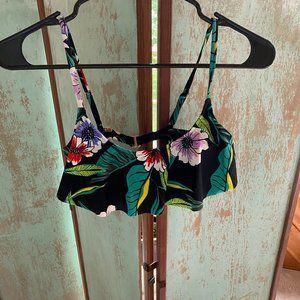 Old Navy Floral bathing suit top Junior's small